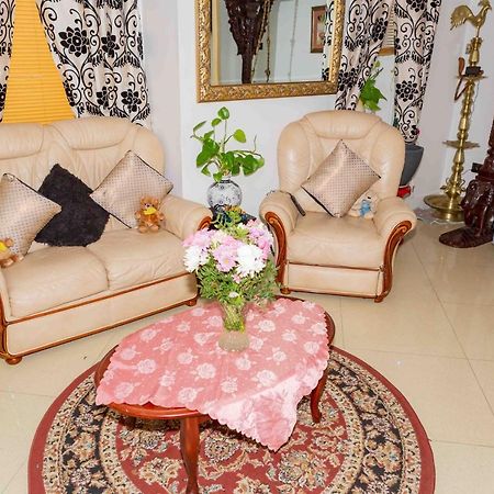 Yiewsley Benjamin Guest House מראה חיצוני תמונה