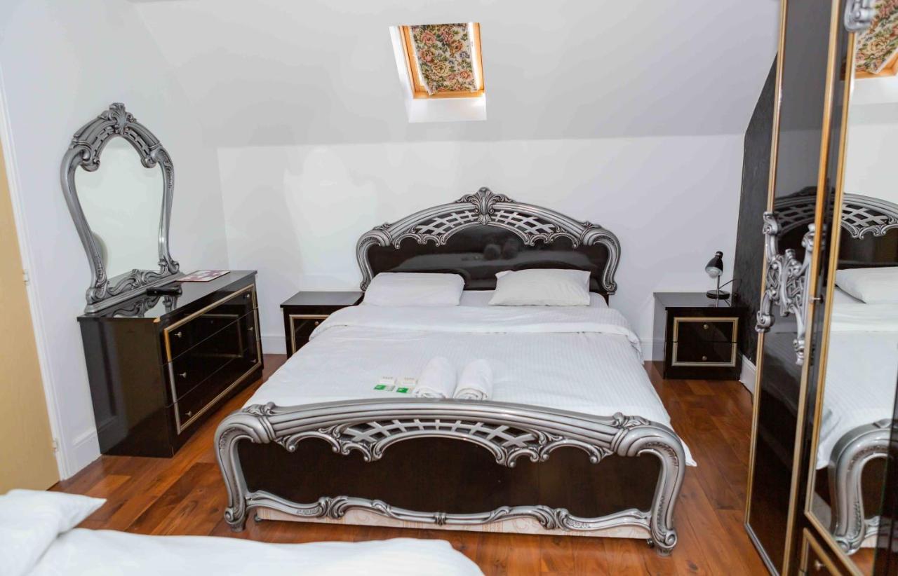 Yiewsley Benjamin Guest House מראה חיצוני תמונה