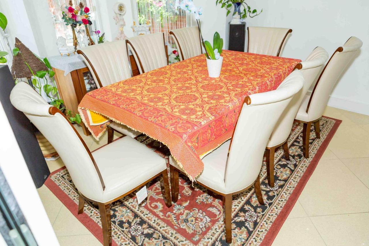 Yiewsley Benjamin Guest House מראה חיצוני תמונה