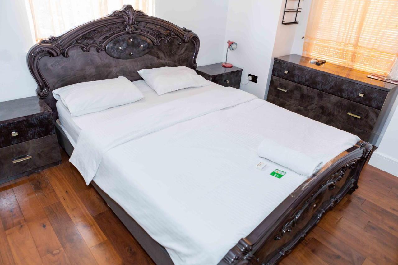 Yiewsley Benjamin Guest House מראה חיצוני תמונה