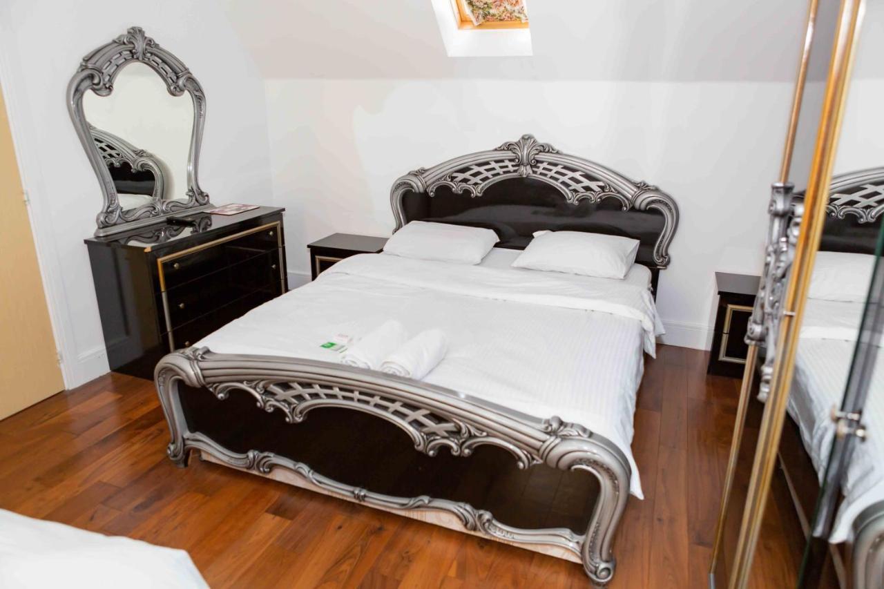 Yiewsley Benjamin Guest House מראה חיצוני תמונה