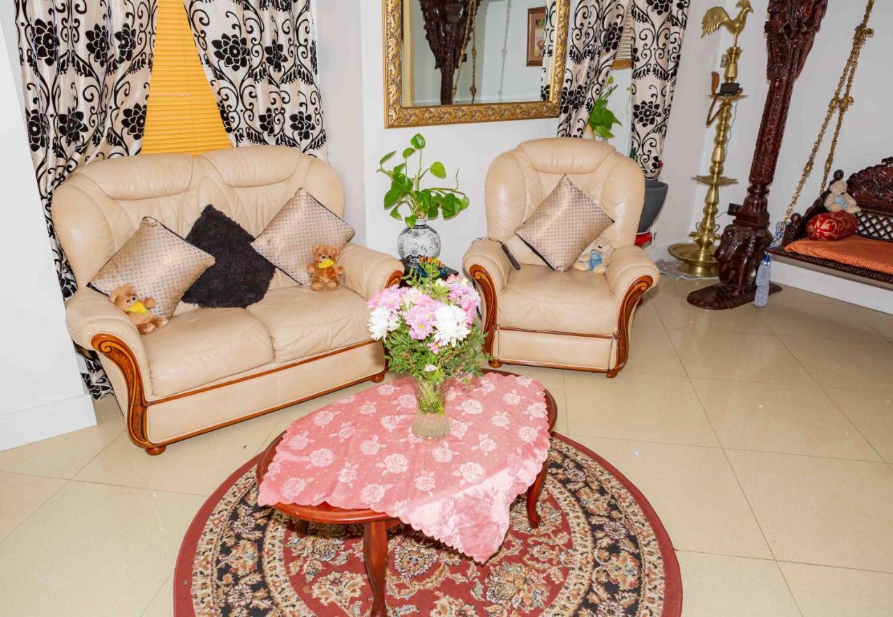 Yiewsley Benjamin Guest House מראה חיצוני תמונה