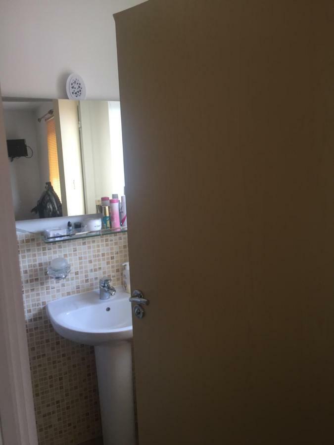 Yiewsley Benjamin Guest House מראה חיצוני תמונה